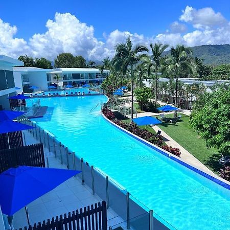 Pool Resort Port Douglas Exteriör bild