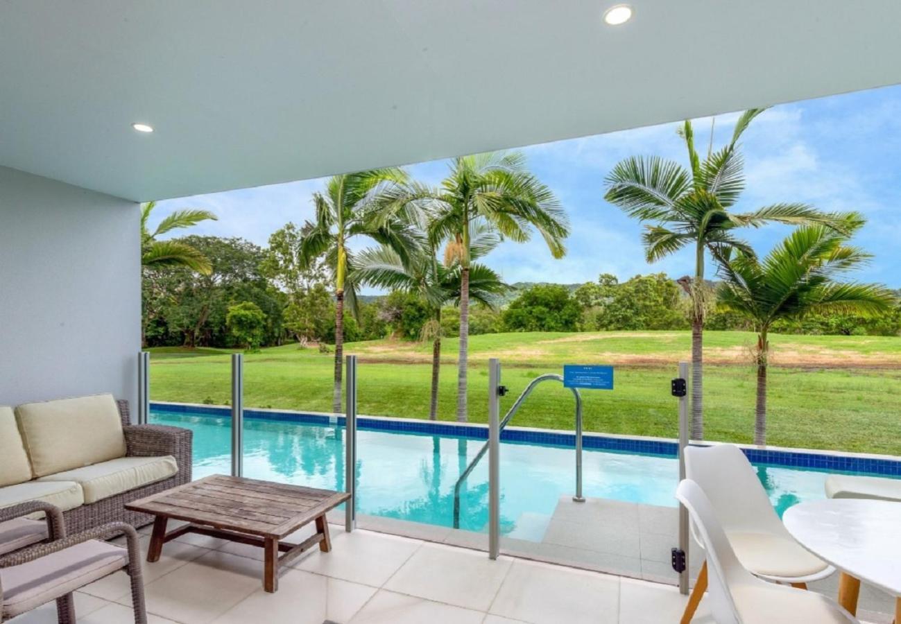 Pool Resort Port Douglas Exteriör bild