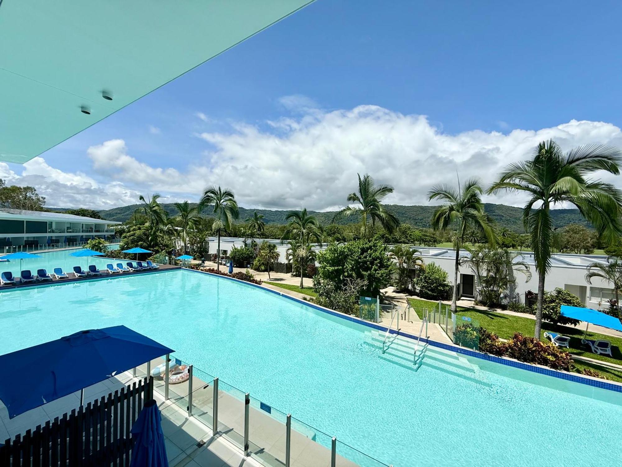 Pool Resort Port Douglas Exteriör bild