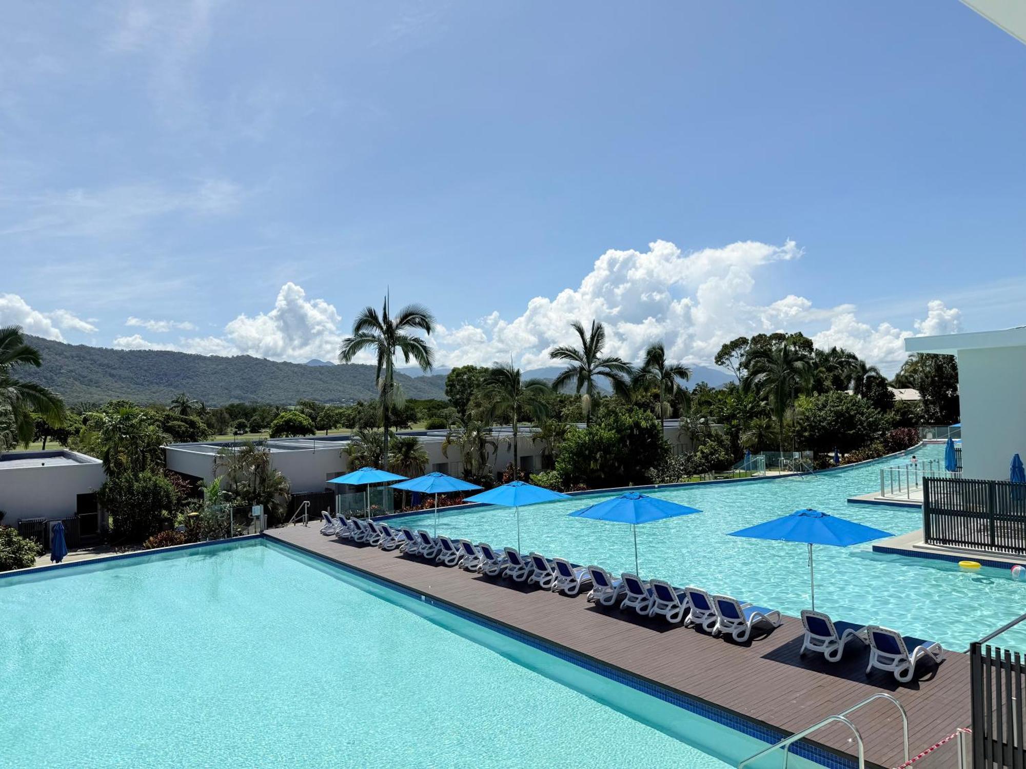 Pool Resort Port Douglas Exteriör bild