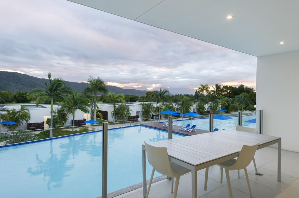 Pool Resort Port Douglas Rum bild